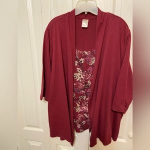 ❤️NEW LISTING❤️.You will love this blouse that has attached inner flowered shell